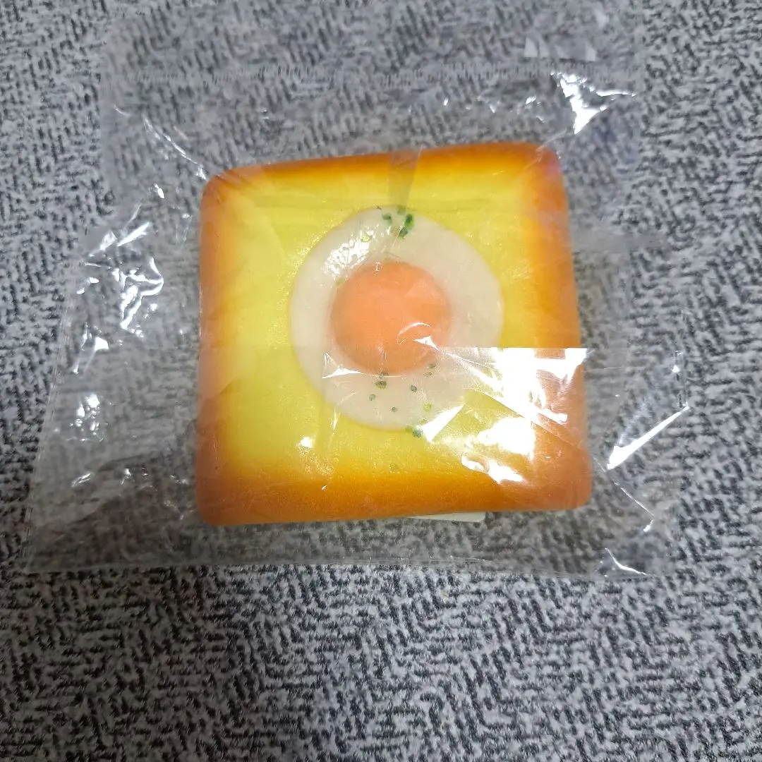 荷包蛋吐司擠壓玩具 麵包擠壓玩具 擠壓玩具 軟糯 的縮圖