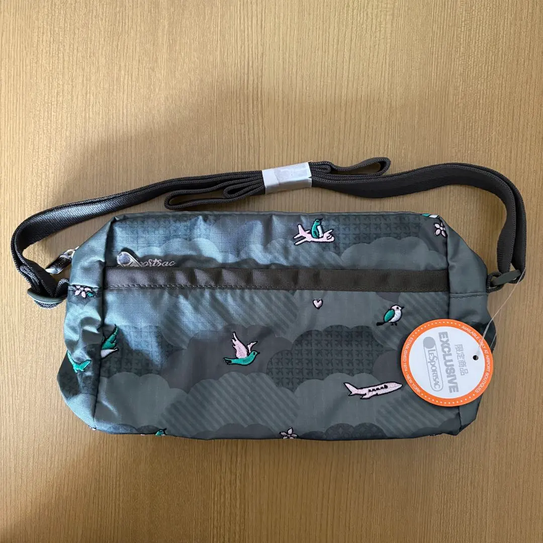 2025年最新】那覇空港レスポートサックの人気アイテム - メルカリ