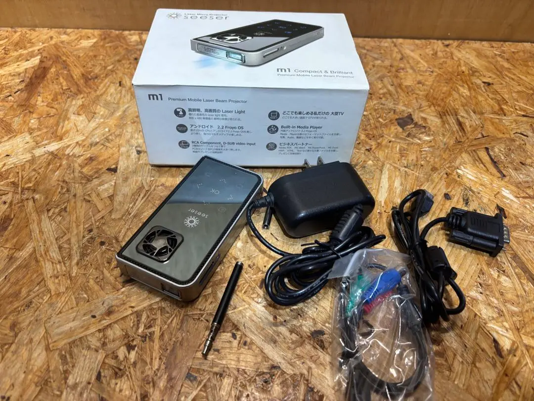 seeser m2 モバイルレーザープロジェクター　新品未使用 seeser m2 モバイルレーザープロジェクター 新品未使用 （2025年