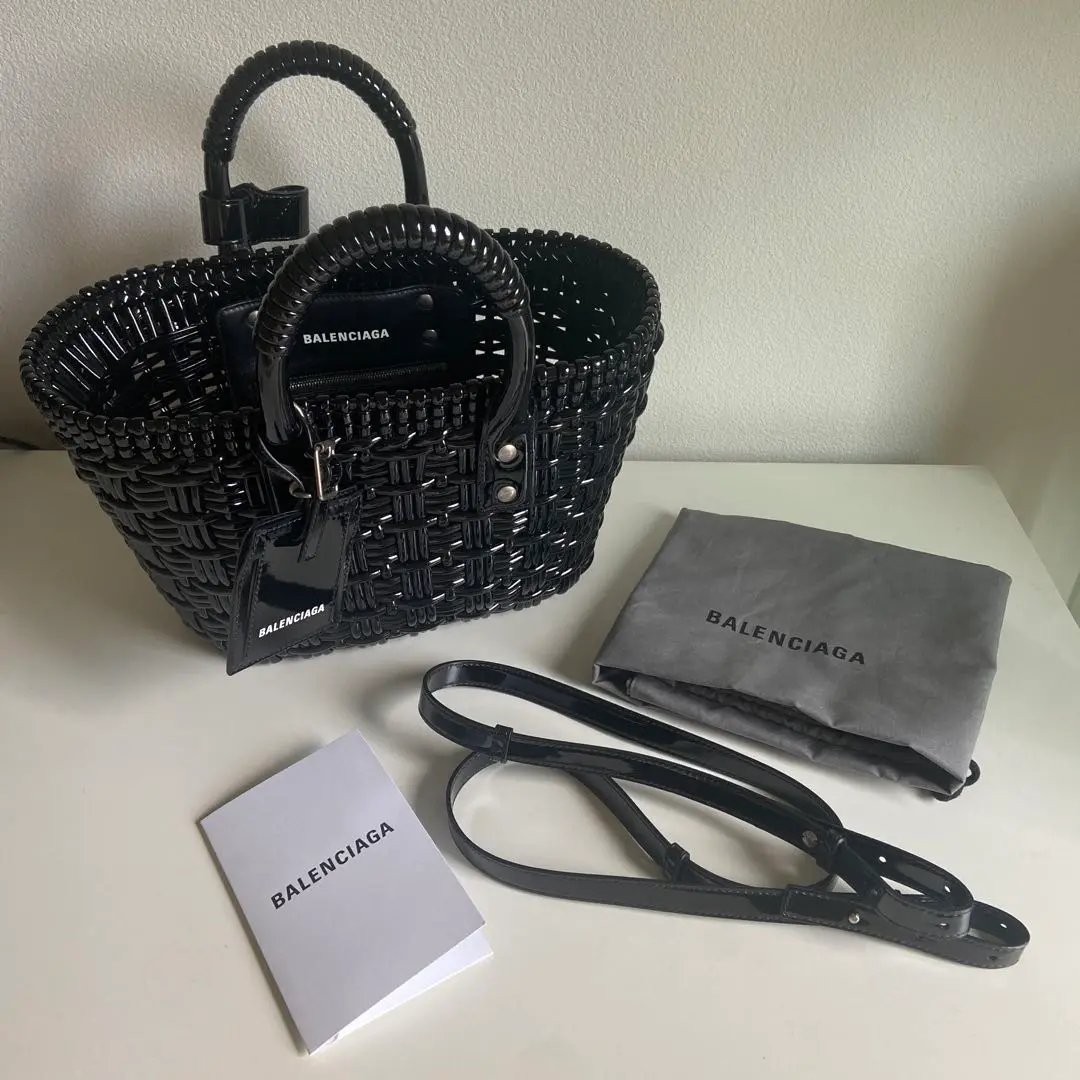 BALENCIAGA ネオバスケット　ブラック かごバッグ　ラージサイズ BALENCIAGA ネオバスケット ブラック かごバッグ ラージサイズ