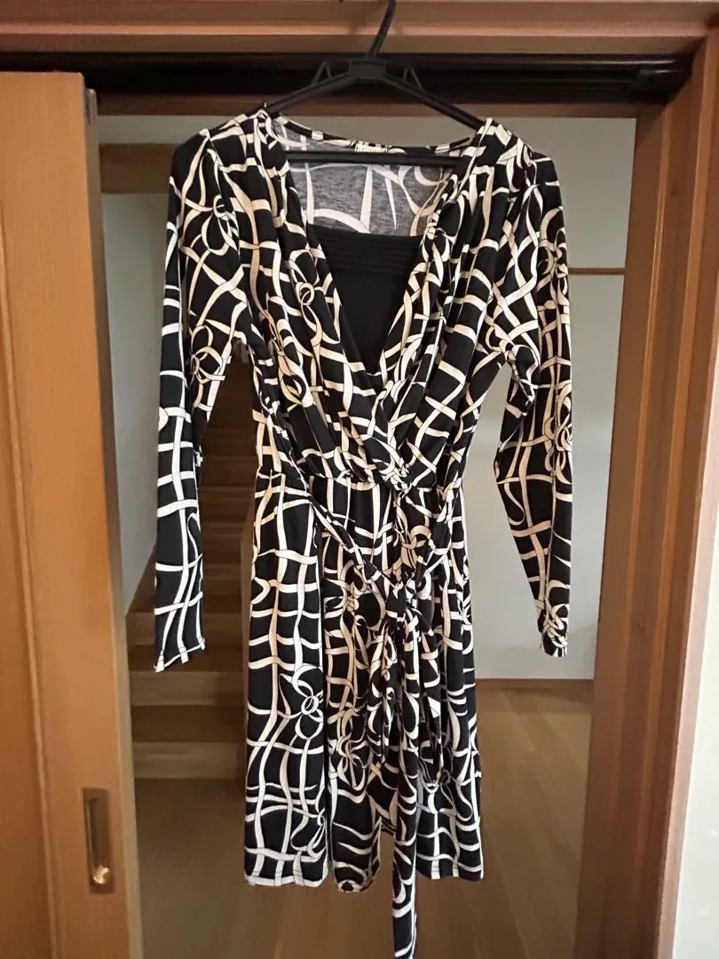 Thumbnail of One-piece set