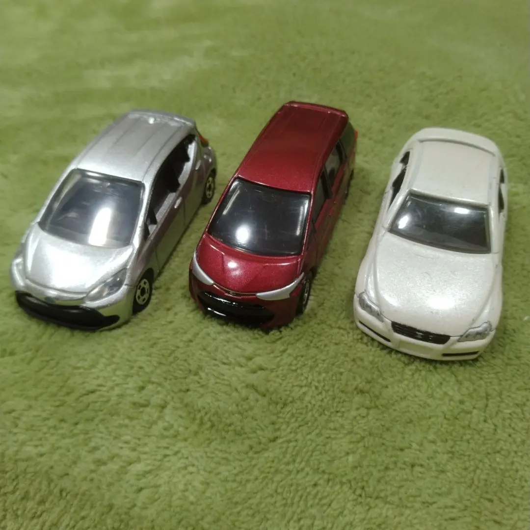 Thumbnail of Tomica 3-piece set
