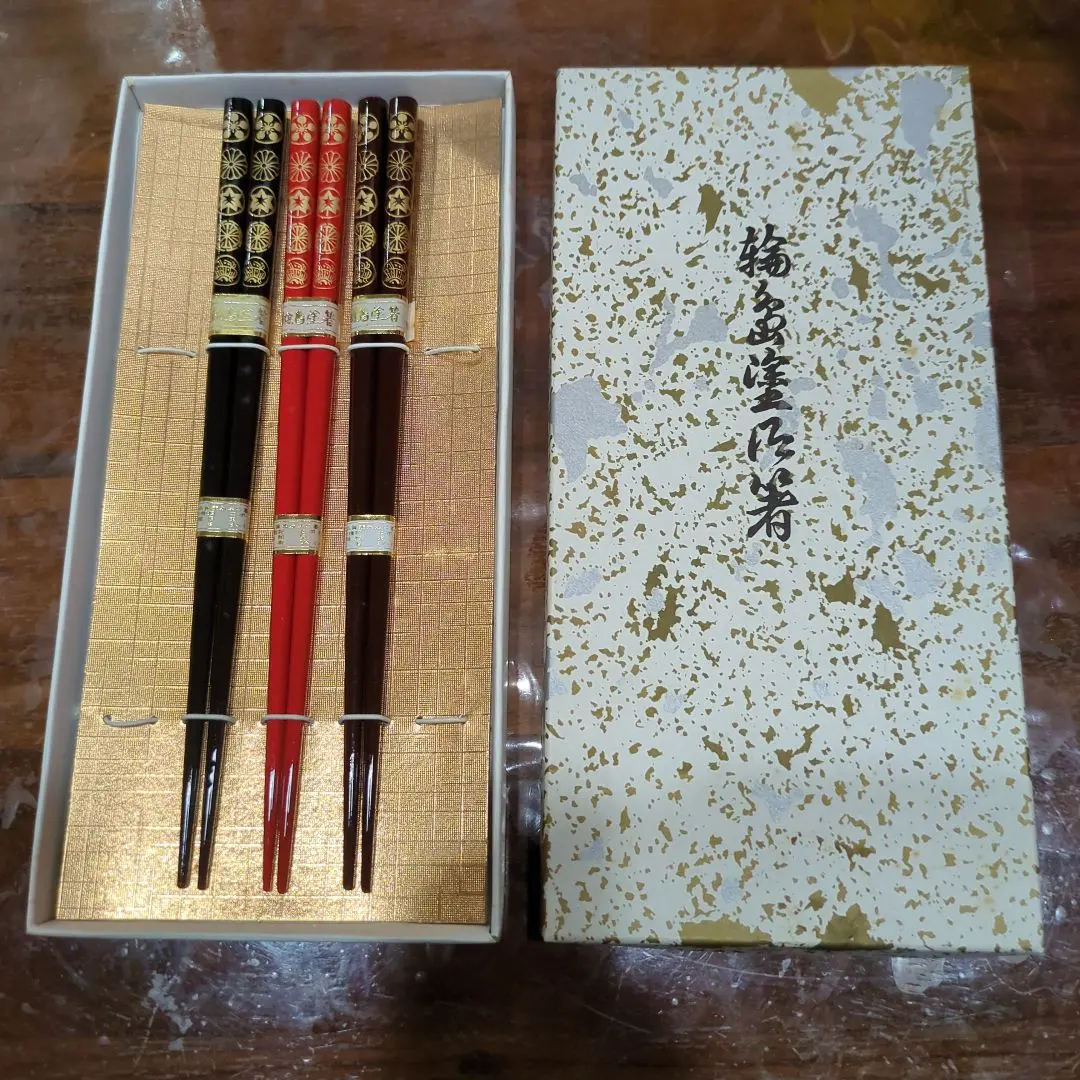 Thumbnail of Wajima-nuri Lacquer Chopsticks, Set of 3 Pairs, Black, Red, Brown, Unused