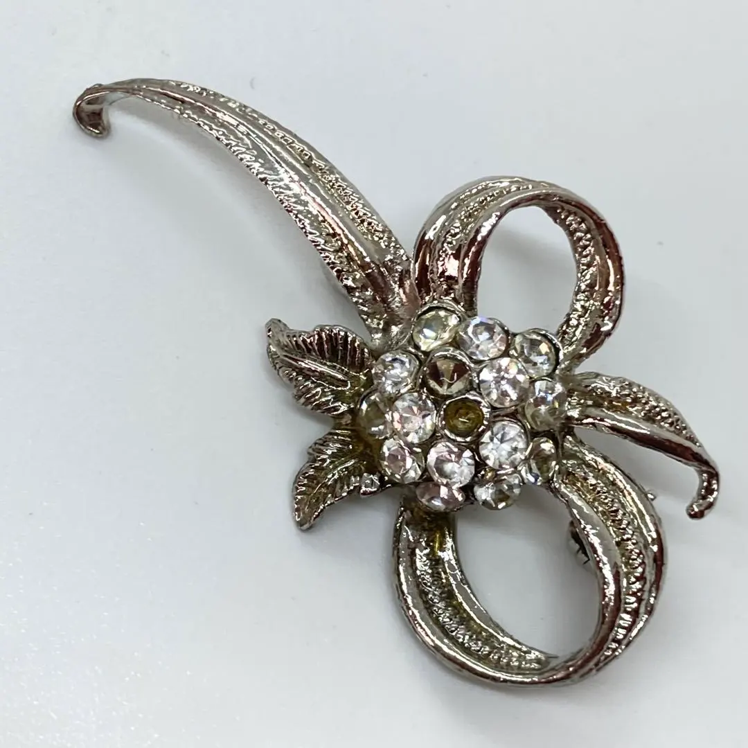 Thumbnail of Vintage Ribbon Rhinestone Brooch, Can be Used as an Obi Dome (Obi Belt Ornament)