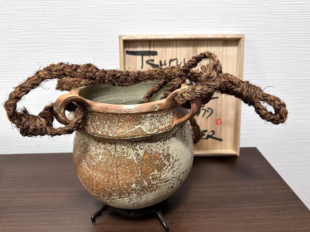 【ゲルト•クナッパー】白釉波形削文長頸花瓶 ゲルト•クナッパー】白釉波形削文長頸花瓶 - メルカリ