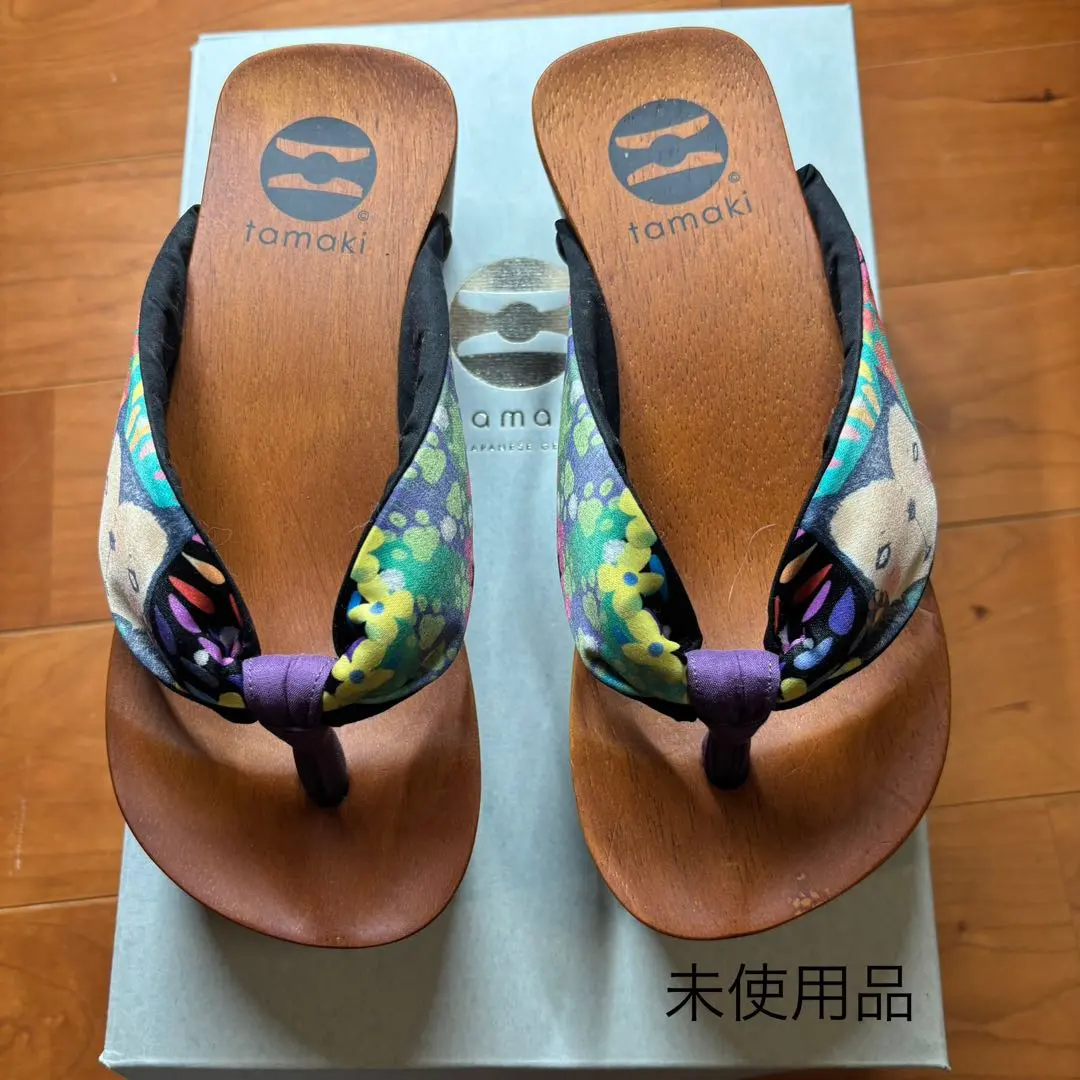 Thumbnail of Unused Tamaki floral geta sandals, 22cm, with box