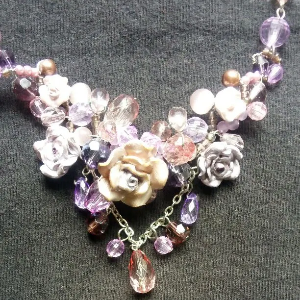 Thumbnail of Rose bead necklace