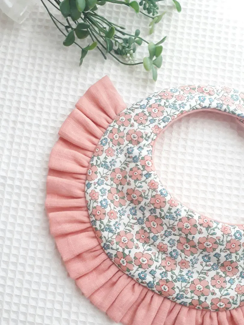 Thumbnail of Free Shipping! Cute Bib (Liberty Fabric: Celandine)