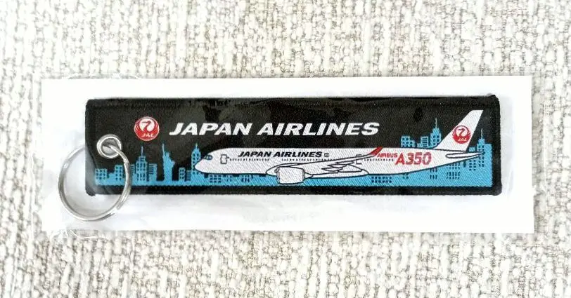 JAL、A350-1000が就航1周年 初便と同じNY行きで記念品