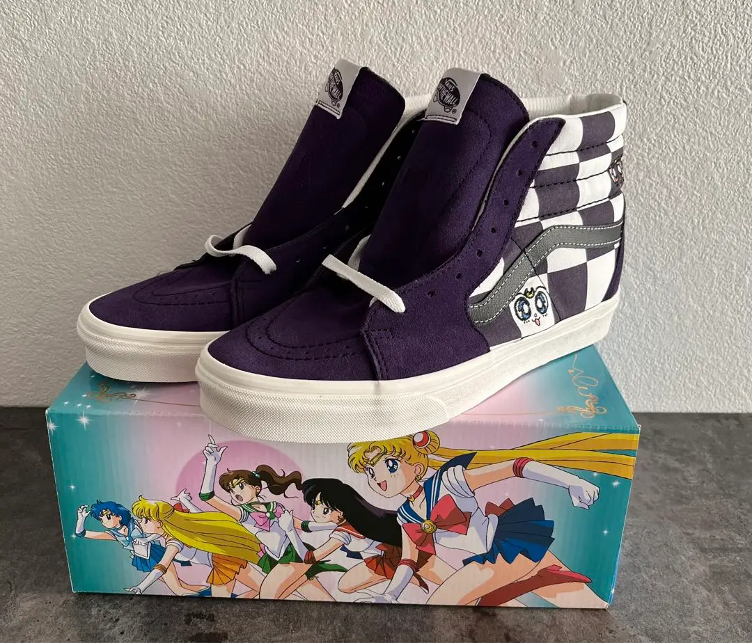 t*様 新品未使用⚫︎vans セーラームーン　別注　Authentic 27c 2025年最新】vans セーラームーン 27の人気アイテム - メルカリ