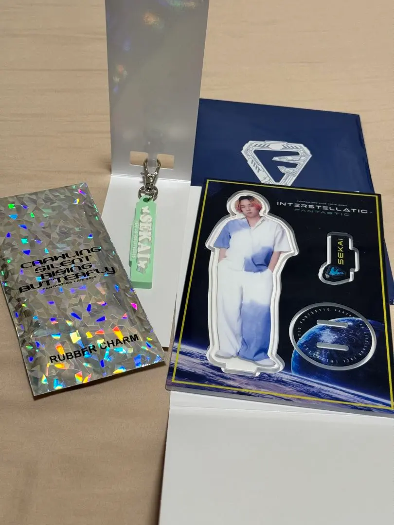 Thumbnail of FANTASTICS Sekai acrylic stand, rubber charm