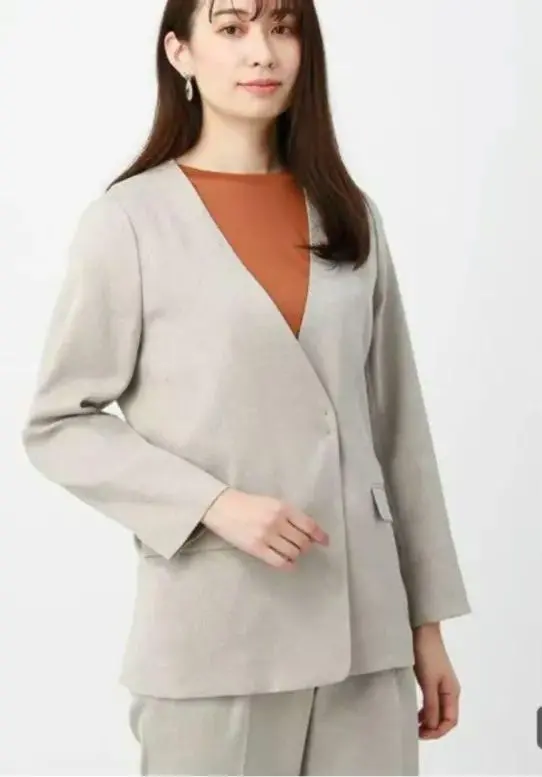 【美品】スーツカンパニー シー 春 夏 スーツ ノーカラー ベージュ 38 M 値下げ】スーツカンパニー ノーカラージャケット ベージュ