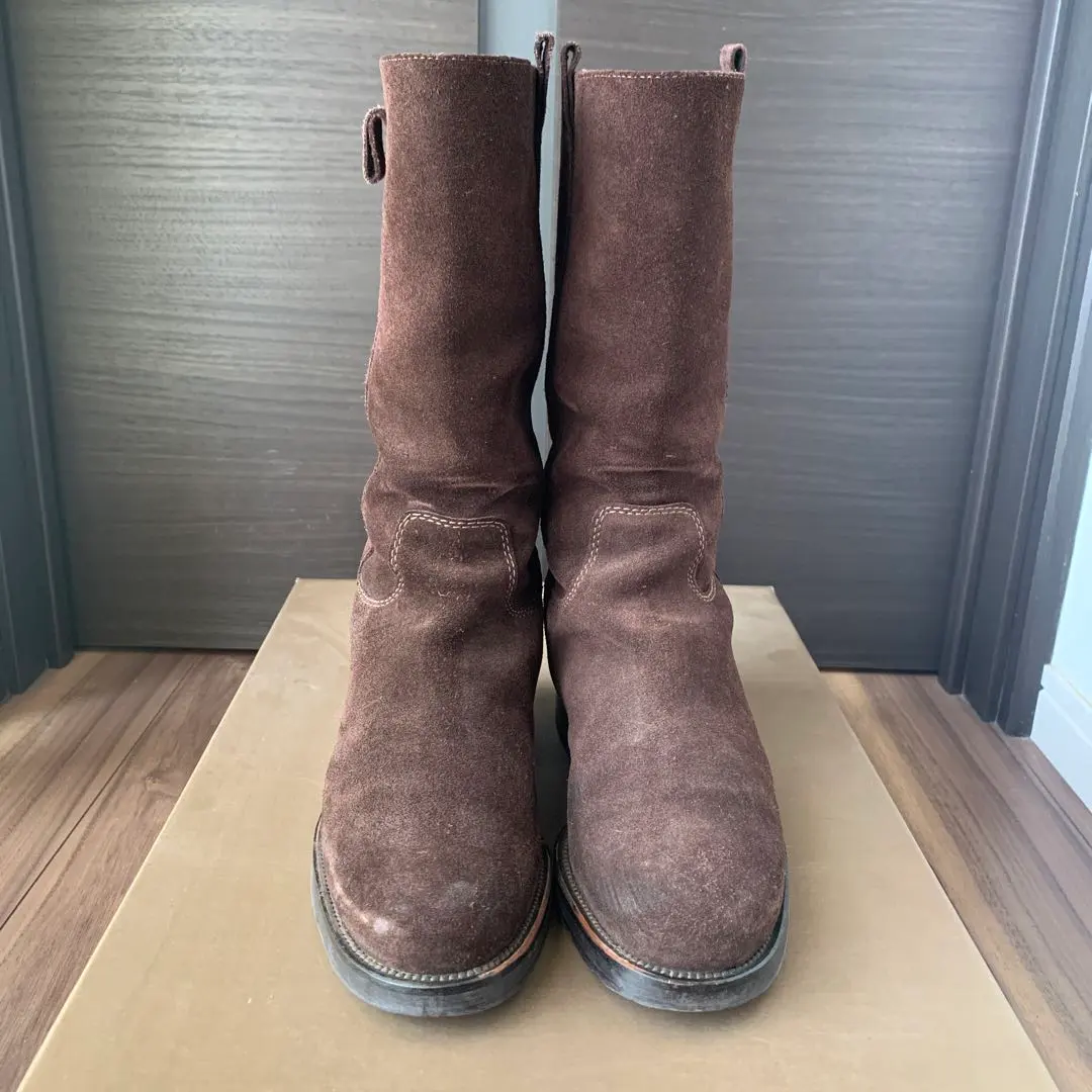 Thumbnail of Mid-length boots journal standard