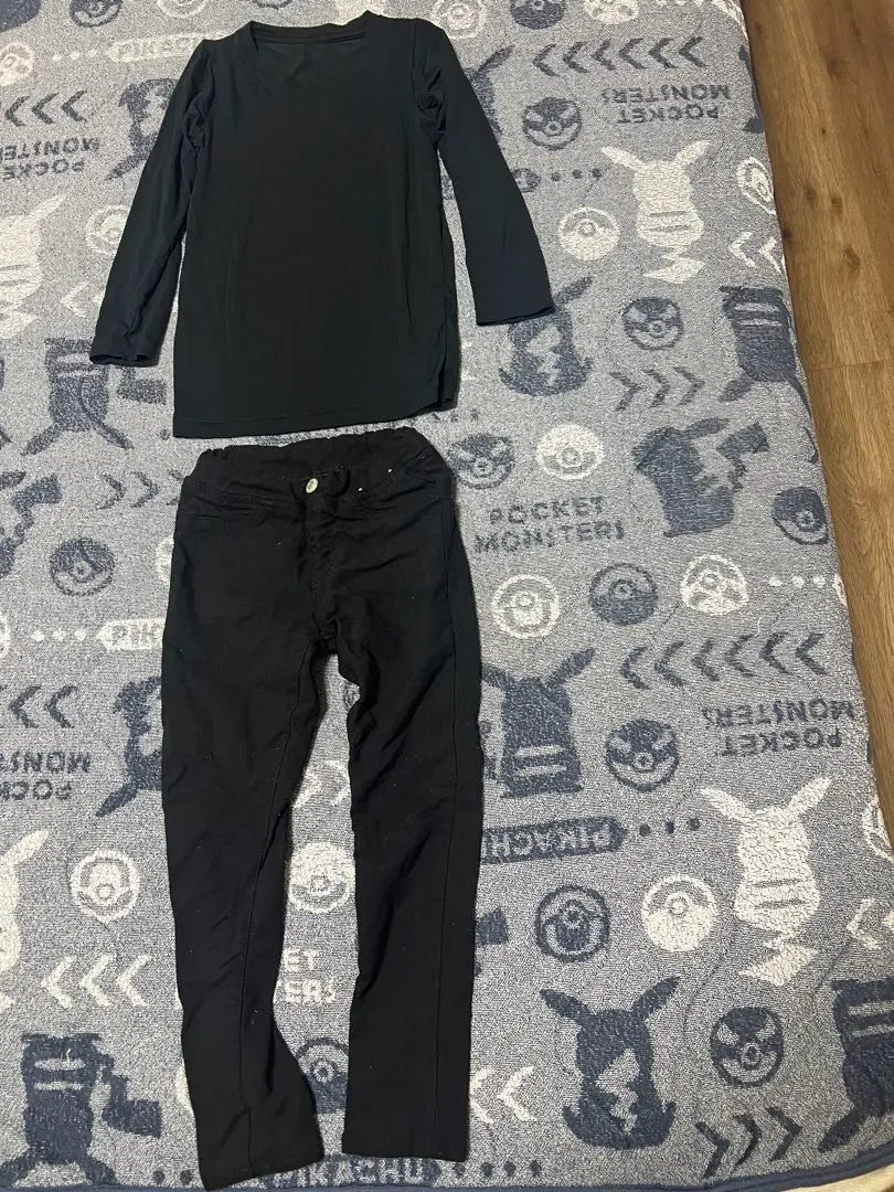 Thumbnail of Final price reduction! GU black long pants and long-sleeved top set, size 110