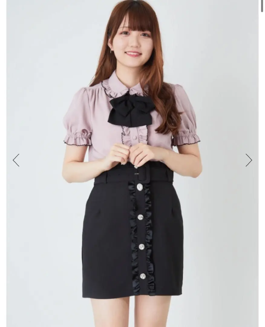 Ank Rouge 緞面荷葉邊台形迷你裙 Ank Rouge 的縮圖