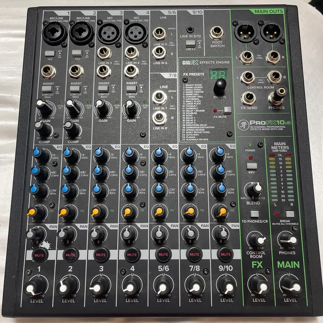 Amazon.com: Mackie ProFX10v3 10-Channel Professional Effects