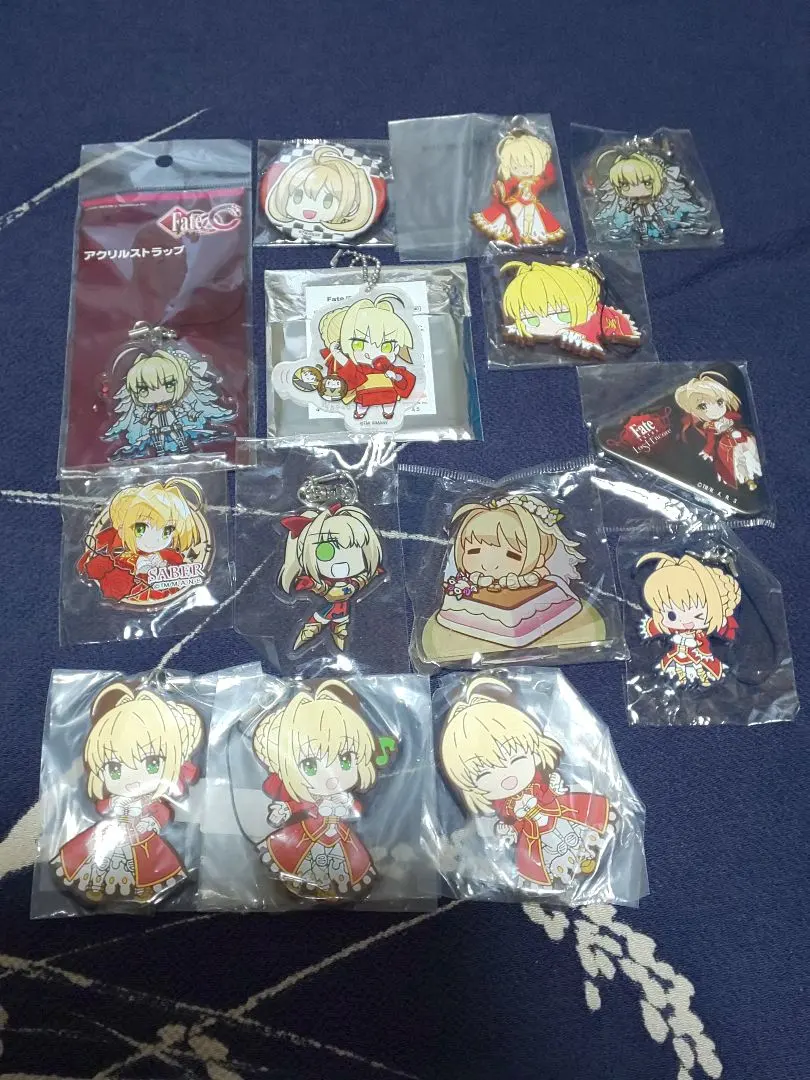 命運 赤Saber 尼祿 徽章 橡膠掛件 亞克力鑰匙扣 等 14件 的縮圖