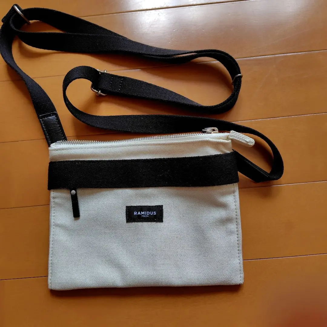 完売品 F.A.T. メッシュポケット付きショルダーバッグ ボディバッグ 完売品 F.A.T. メッシュポケット付きショルダーバッグ ボディ