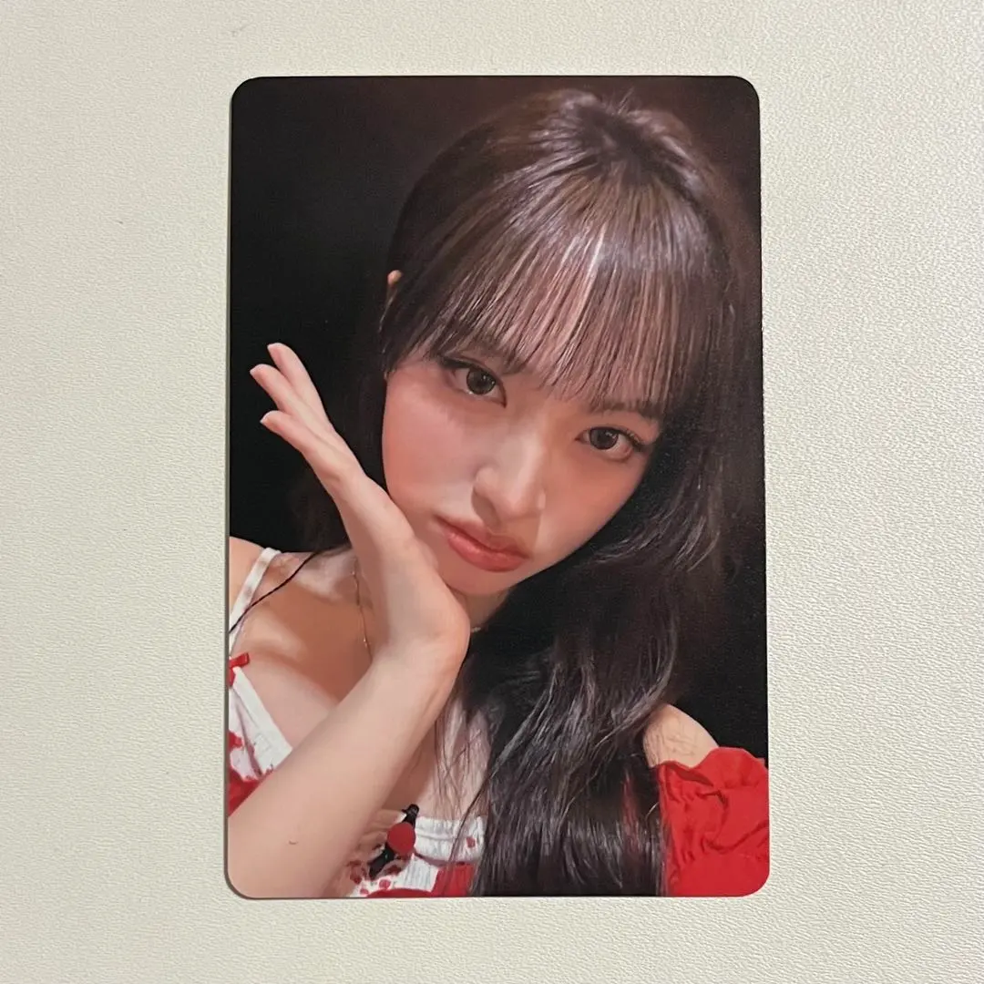 Thumbnail of ②ive Liz 10/13 Venue-Limited SECRET Trading Card