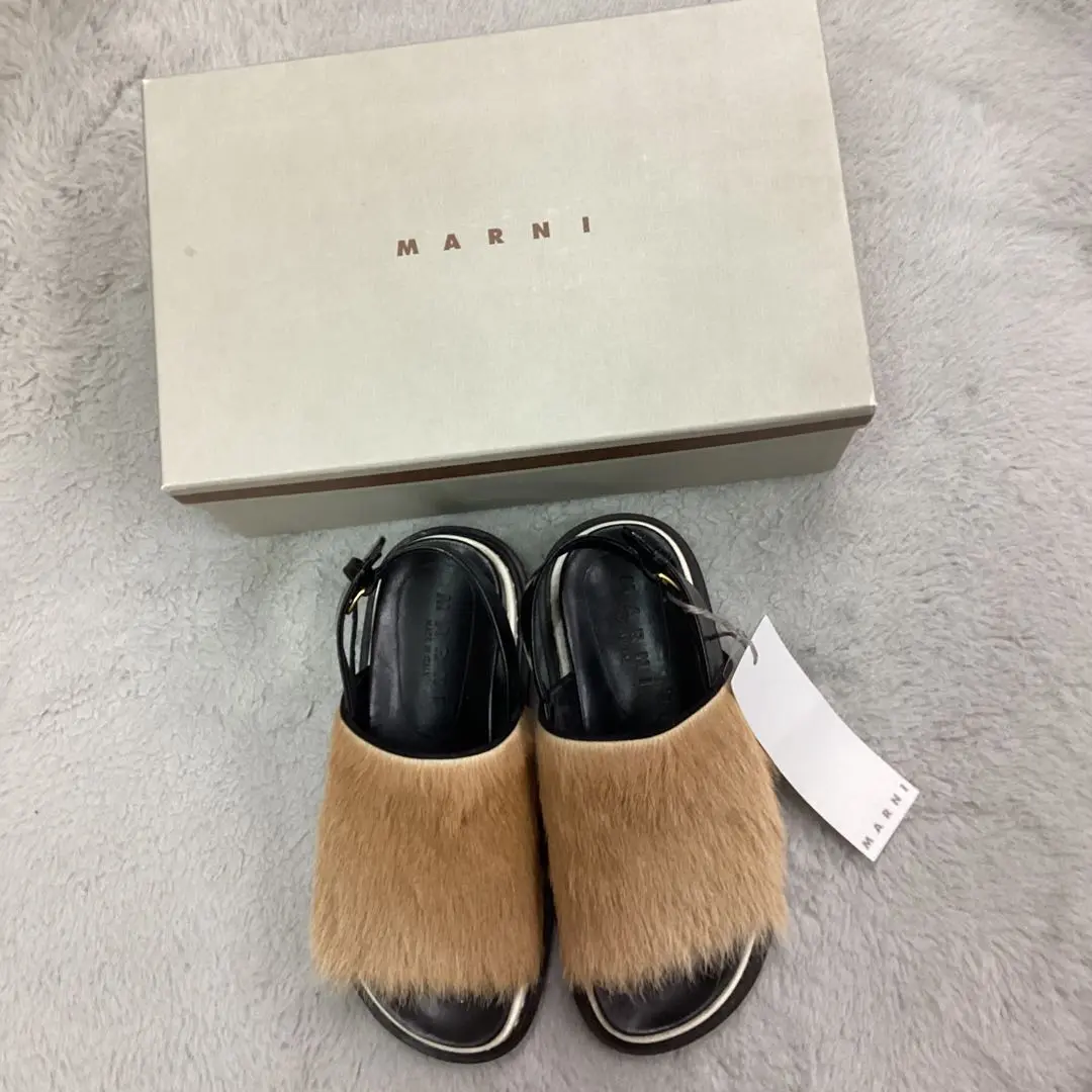 MARNI マルニ リアルファー付きレザーサンダル 37 MARNI マルニ リアルファー付きレザーサンダル 37 - メルカリ