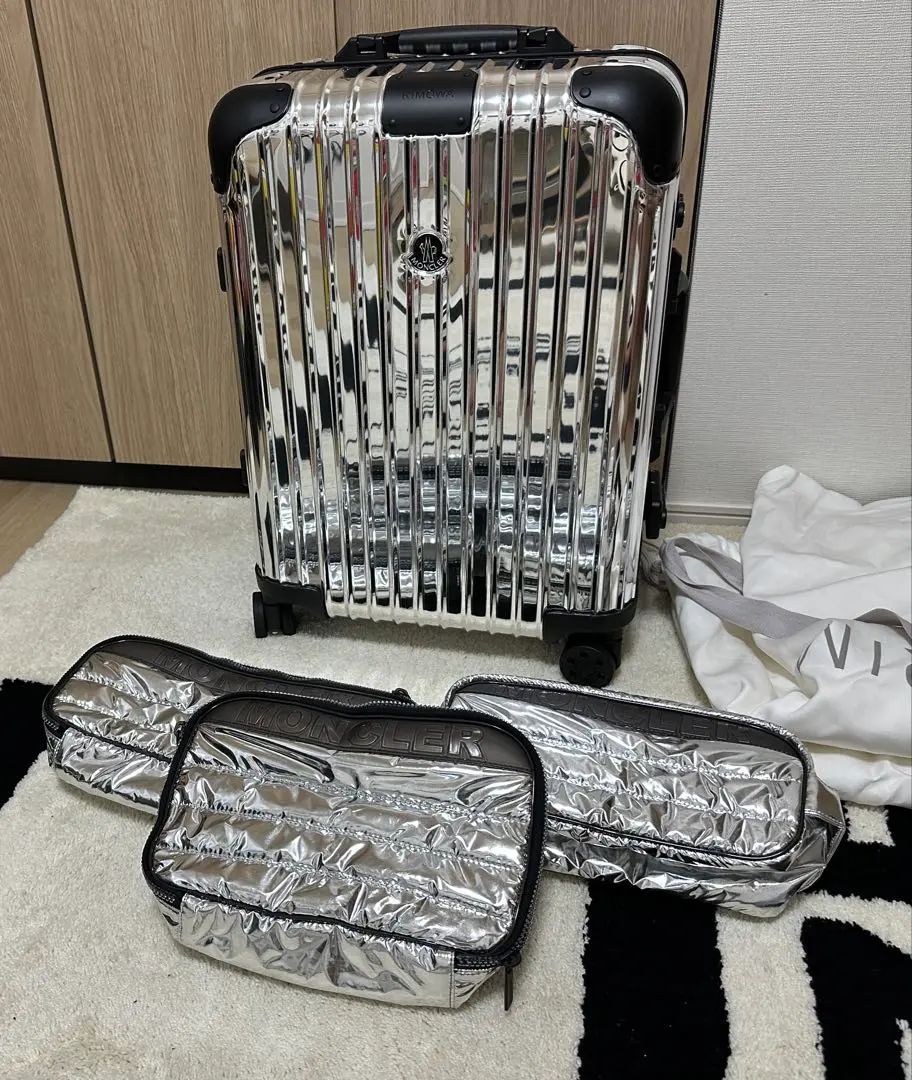 MONCLER×RIMOWAオーガナイザーポーチ未使用 2025年最新】moncler rimowaの人気アイテム - メルカリ