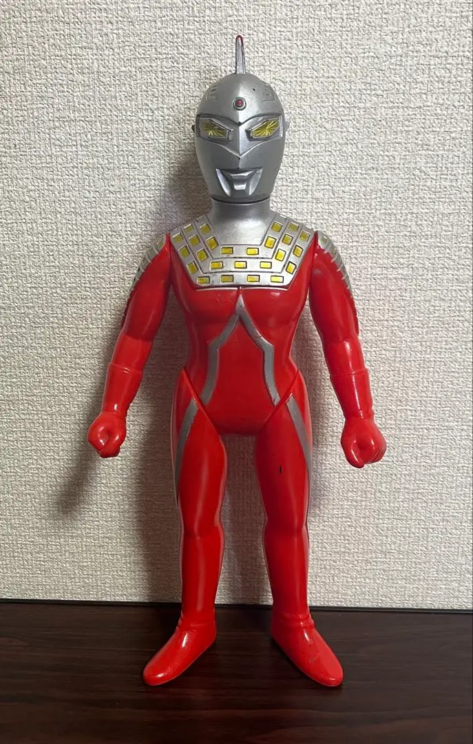 バンダイ ウルトラマン 1988 JAPAN 1988 JAPAN 硬質ソフビ ザウルトラマン 17㎝ - メルカリ