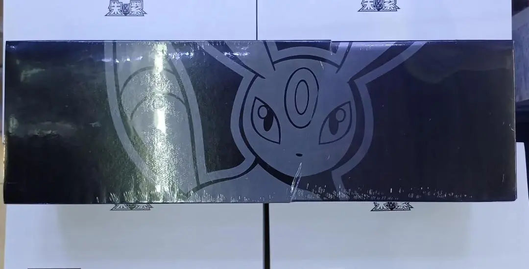 ポケモンカード リザードン 25周年ボックス 台湾版 海外ポケカ】台湾・香港限定でリザードンやブラッキーの25周年