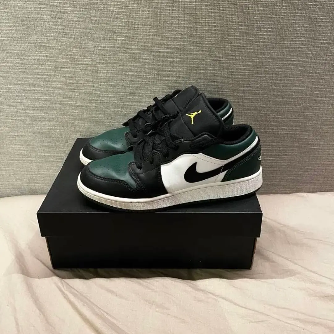 【激レア】Nike Air Jordan 1 Low 29cmブラック/グリーン 新品29cm NIKE AIR JORDAN 1 LOW ラッキーグリーン - メルカリ