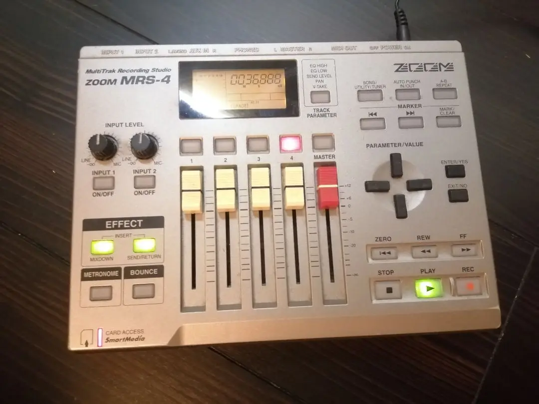 ZOOM デジタルレコーディングパック　MRS4 MRT3 ダイナミックマイク ZOOM デジタルレコーディングパック MRS4 MRT3 ダイナミック