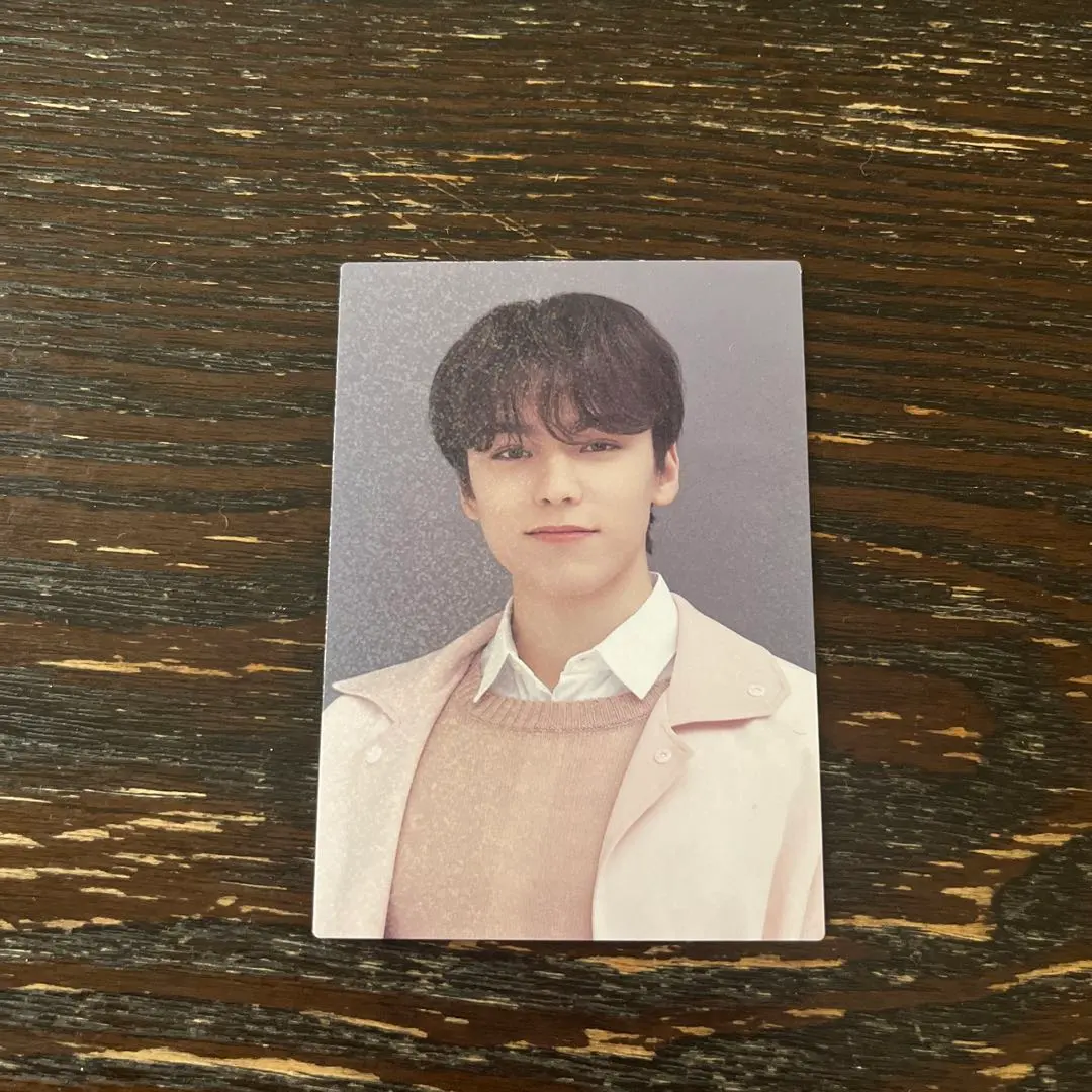 Thumbnail of SEVENTEEN HARE Trading Card - Vernon