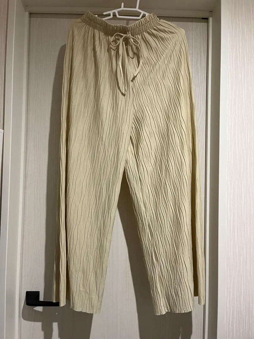 Thumbnail of COCA New White Pleated Wide Pants One Size