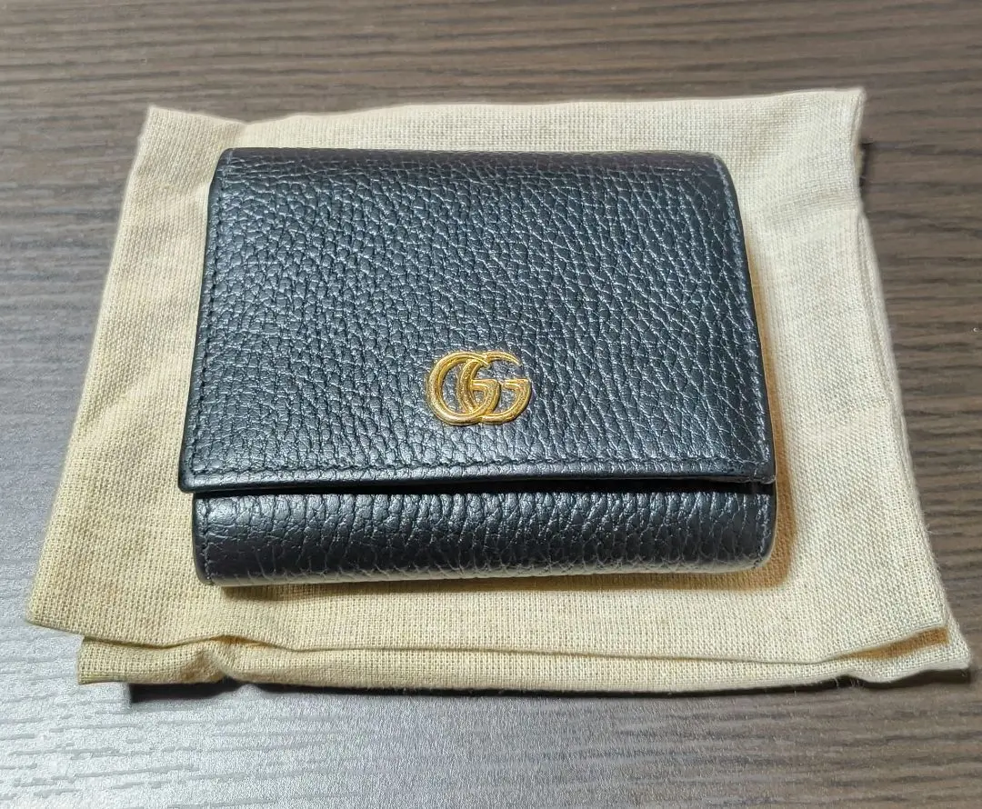 GUCCI 黑色對摺錢包 的縮圖