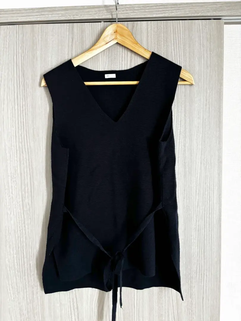 最終降價 MY___ 1LDK V領 背心 海軍藍 的縮圖