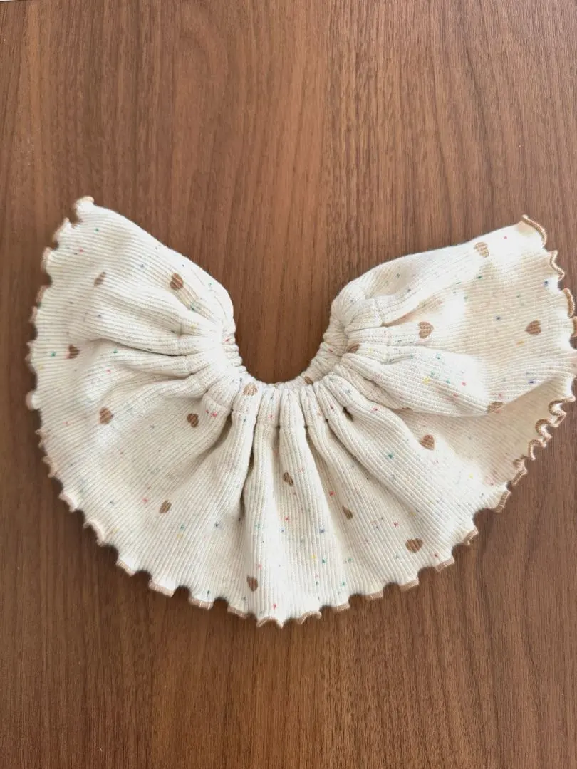 Thumbnail of Heart-patterned bib