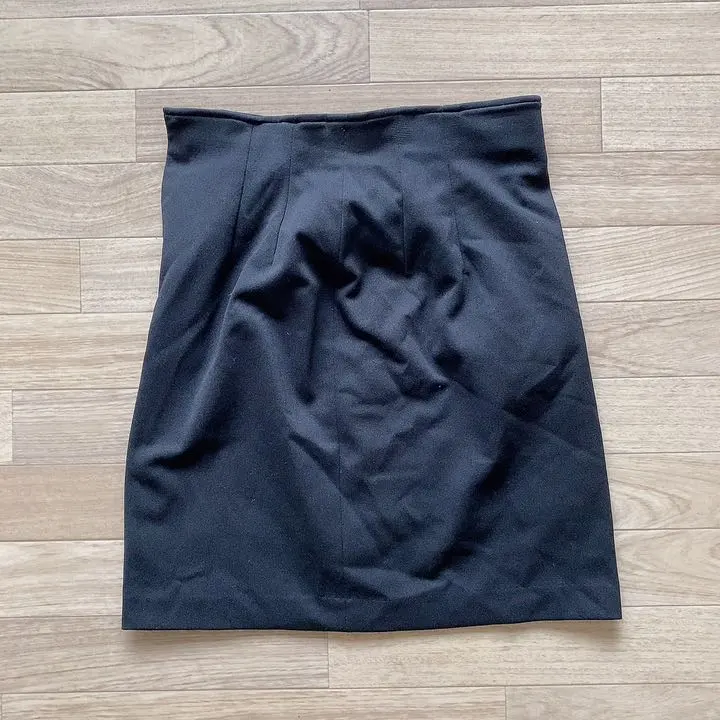 Thumbnail of pencil skirt