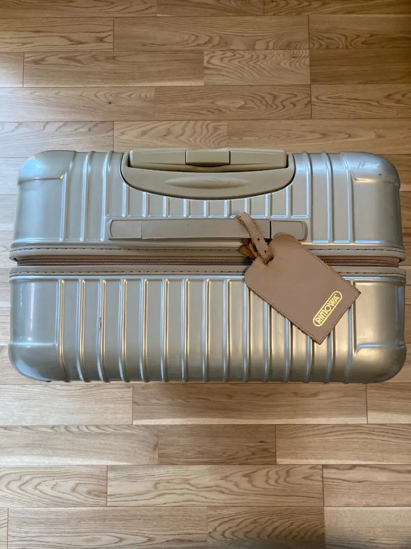 【希少】RIMOWA ゴールド キャリーケース 機内持ち込み リモワ RIMOWA トパーズ チタニウム スーツケース シャンパン