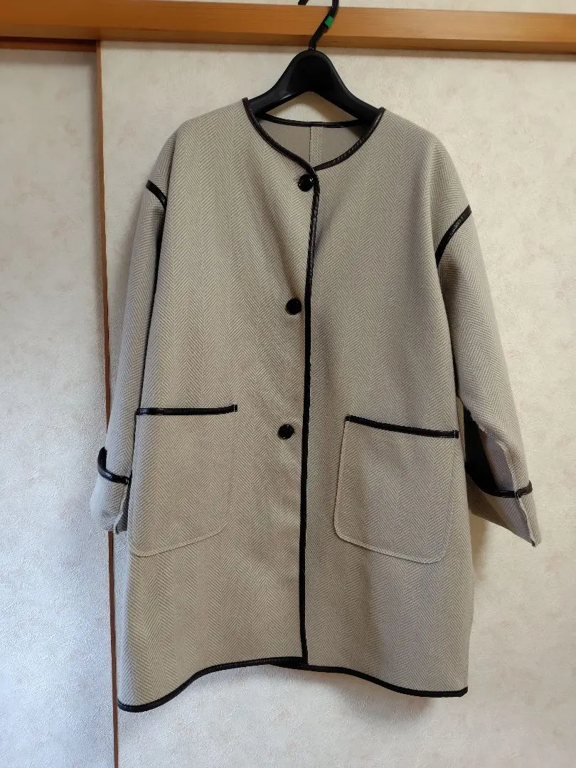 無領赫骨紋外套 米色 包邊大衣 的縮圖