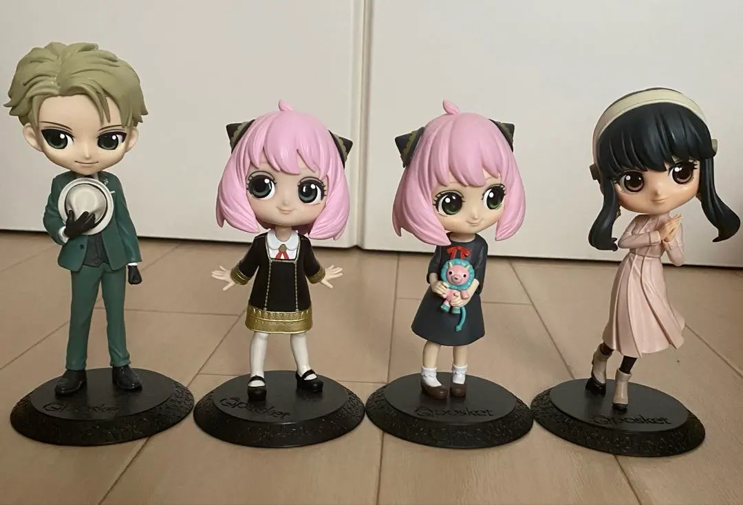 動漫角色模型 4個一套 的縮圖