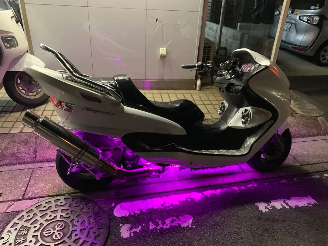 【極希少!!】マジェスティ250C エアロフロントアンダースポイラー程度良好!! 2025年最新】マジェスティc 外装 エアロの人気アイテム - メルカリ