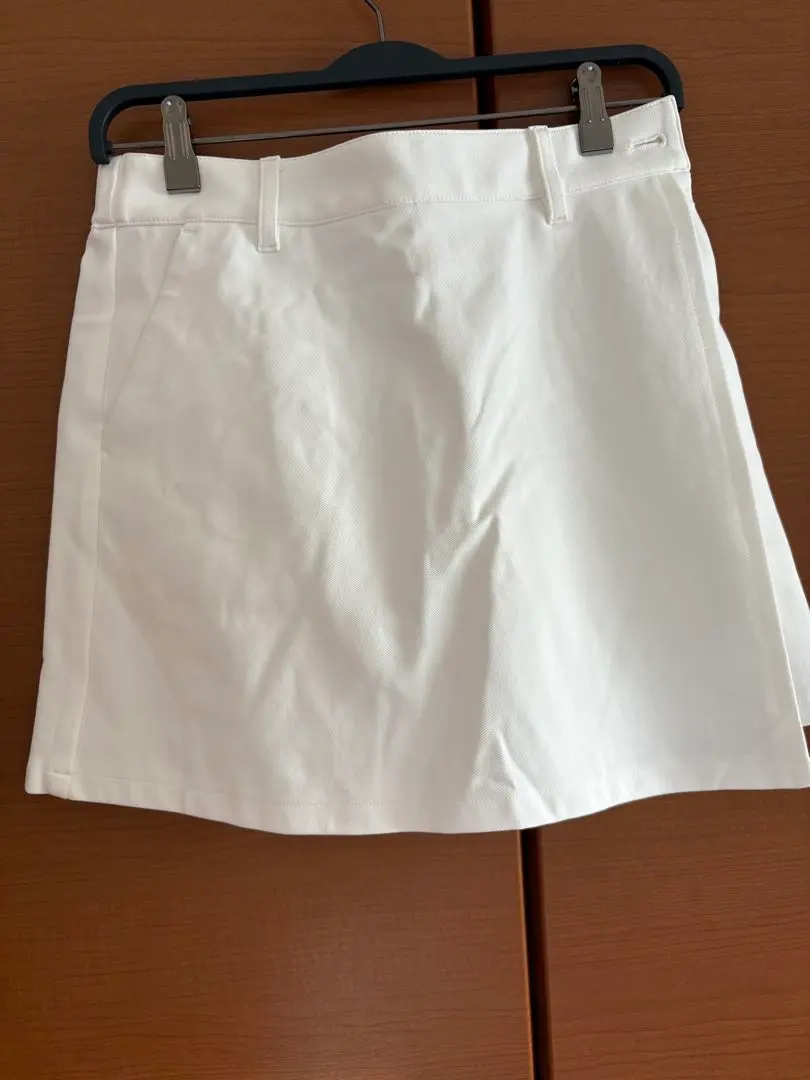Kolwin 白色 短裙 短褲 的縮圖