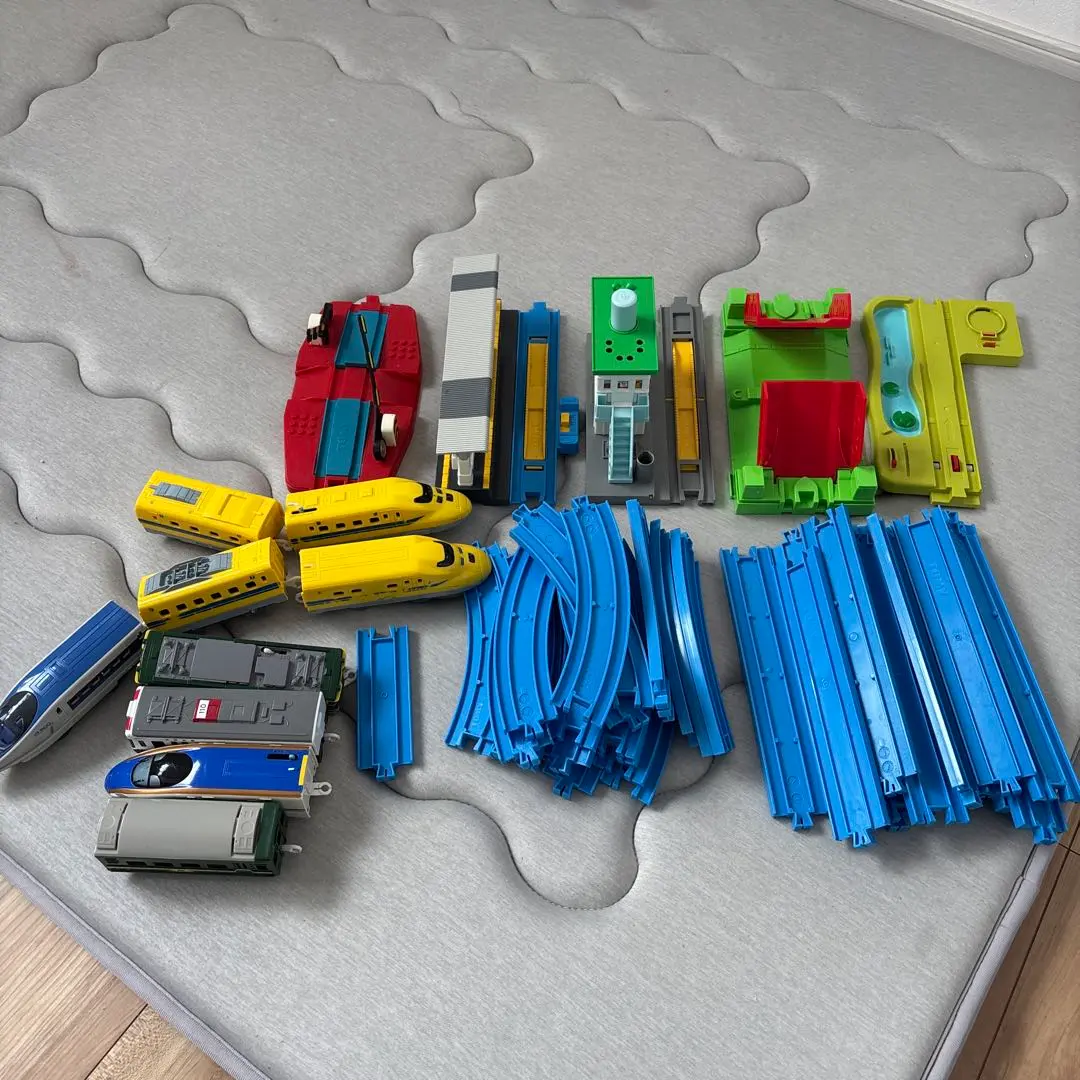 Thumbnail of Plarail tracks trains