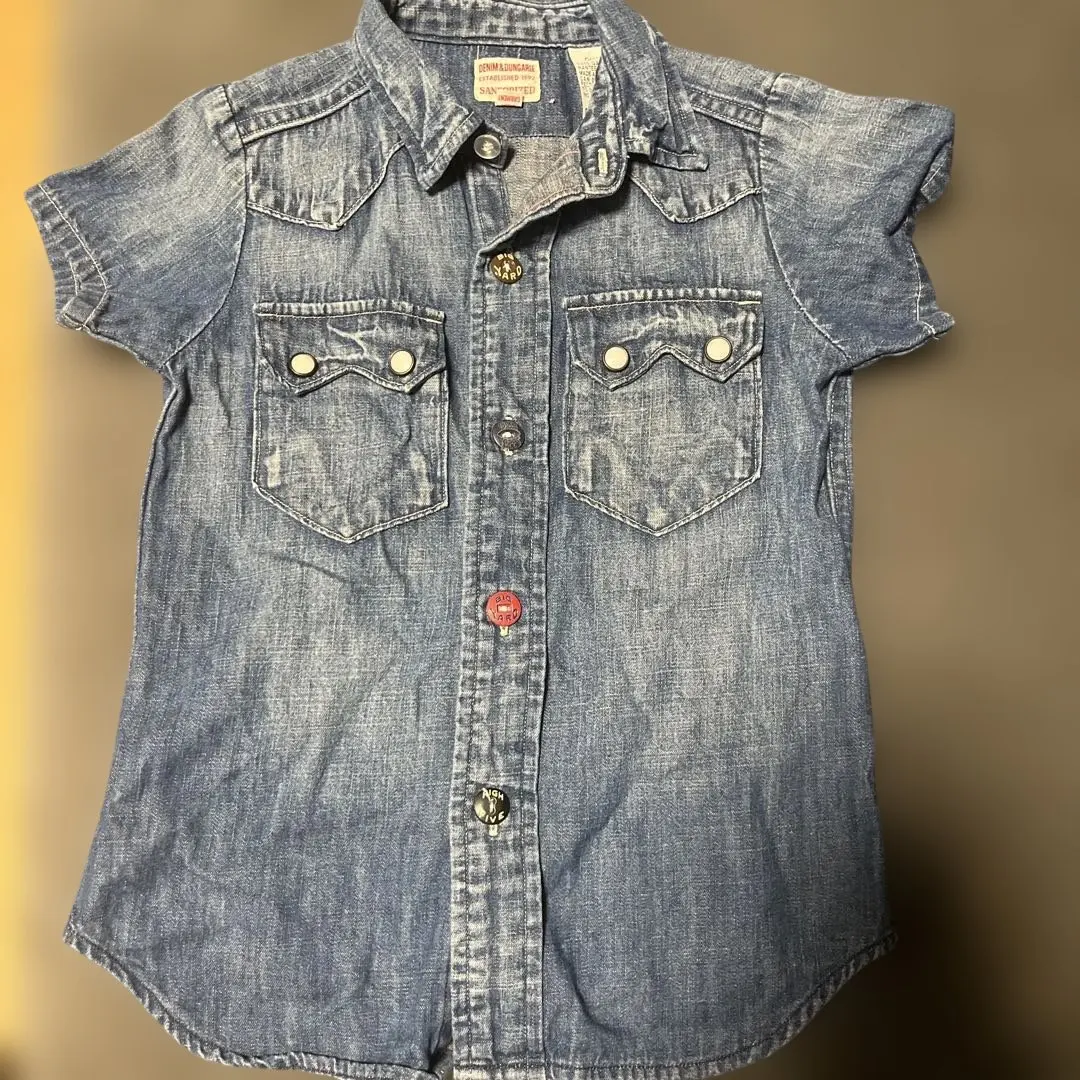Thumbnail of Denim short-sleeved shirt, 2 pockets