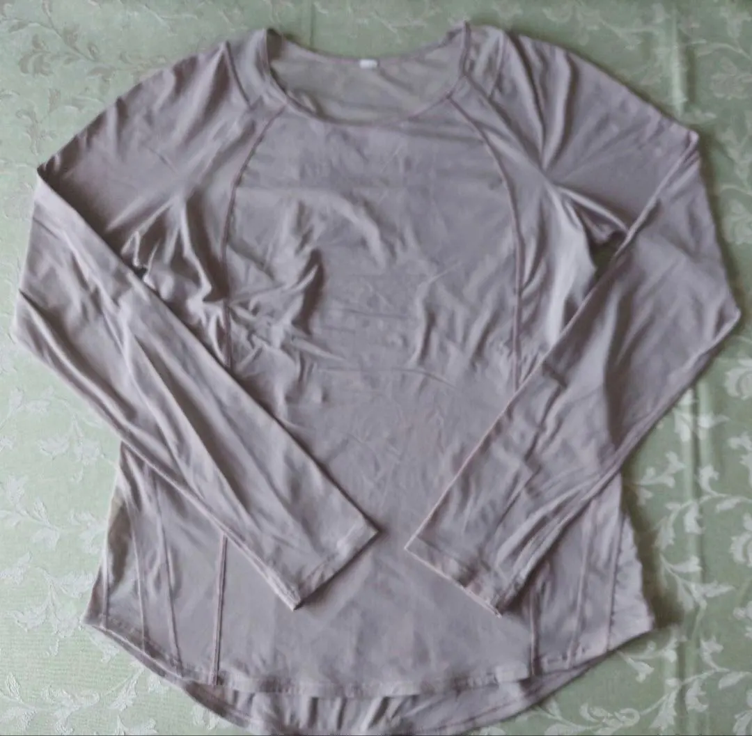 Thumbnail of Lululemon wear long sleeve size 8