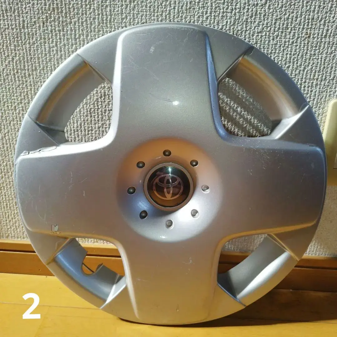トヨタ純正　トヨタ’(TOYOTA) 純正14インチホイールキャップ4枚 トヨタ純正ホイールキャップ4枚(金属) 14インチ R20817 C224
