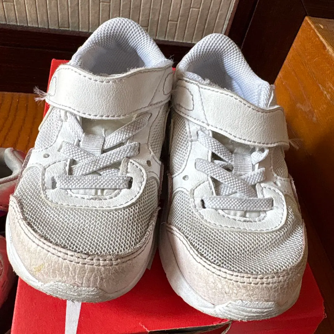 NIKE Air MAX 粉紅色 的縮圖