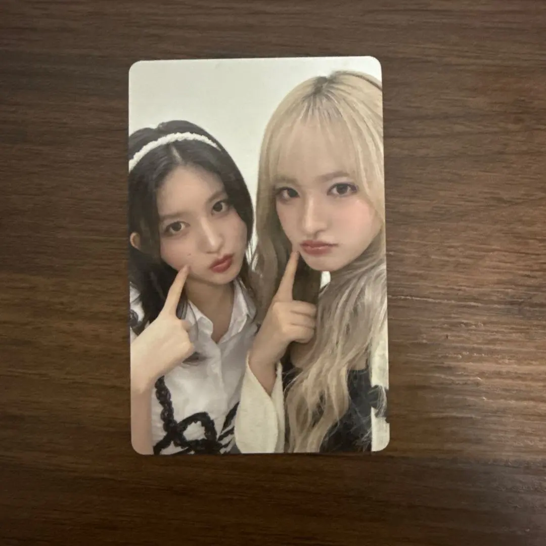 Thumbnail of IVE ALIVE Offline Event Venue-Limited Trading Cards Osaka: Liz, Gaeul
