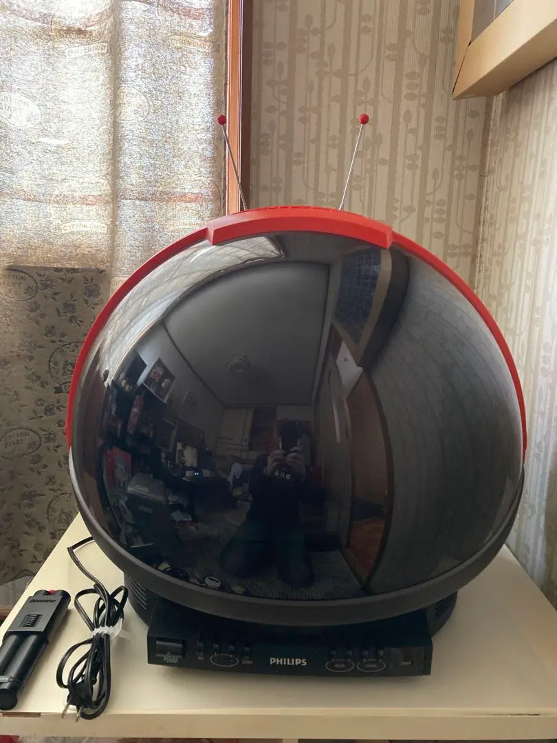Vintage Philips Discoverer Helmet TV Retro Gaming Television