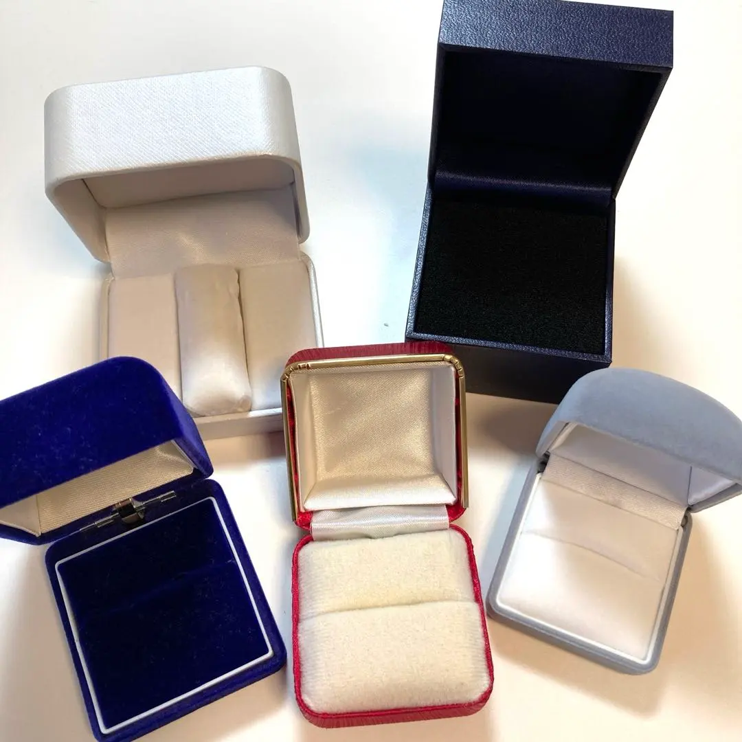 Thumbnail of 4 ring cases, 1 other