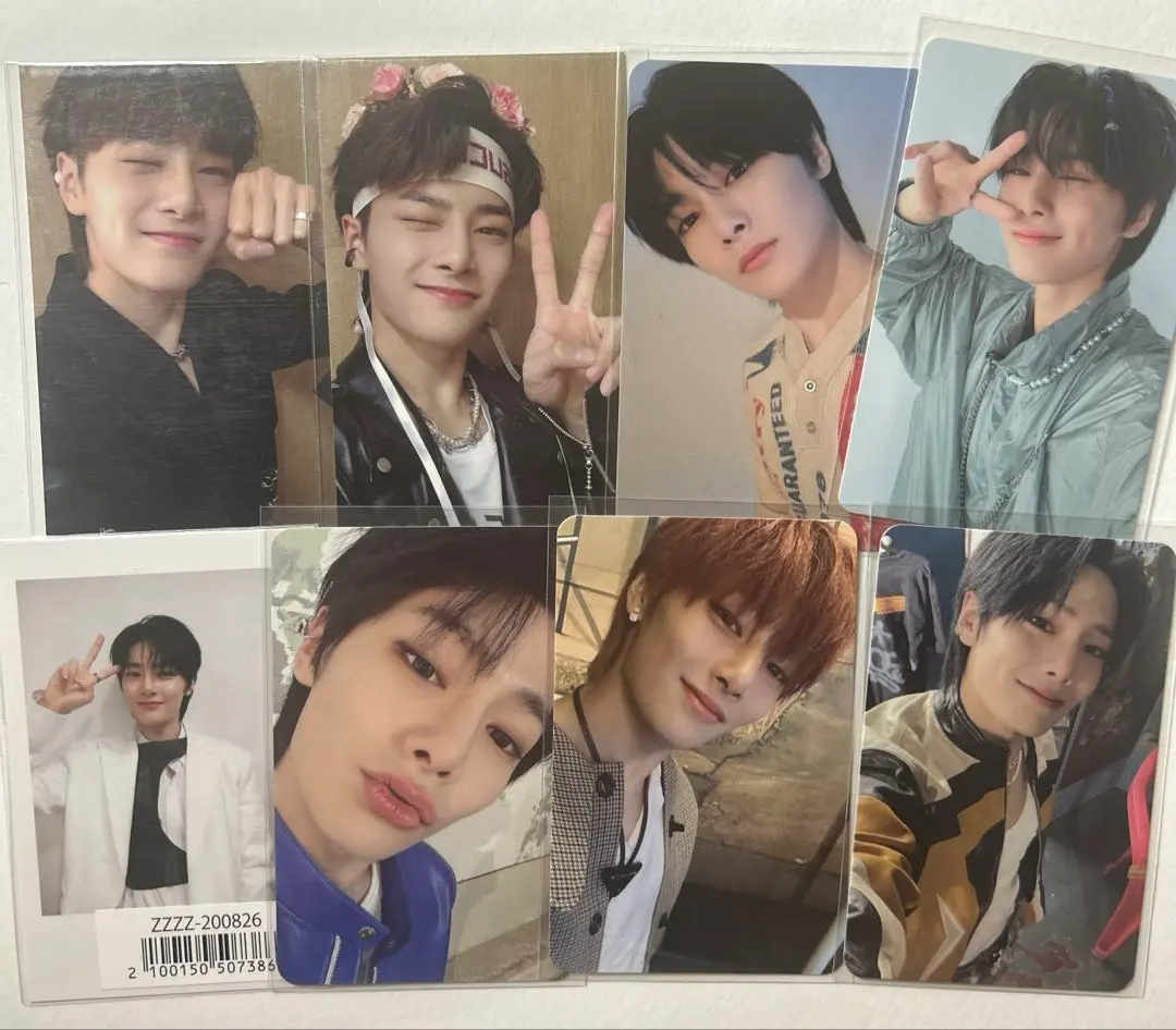 Thumbnail of I.N Stray Kids photocard set