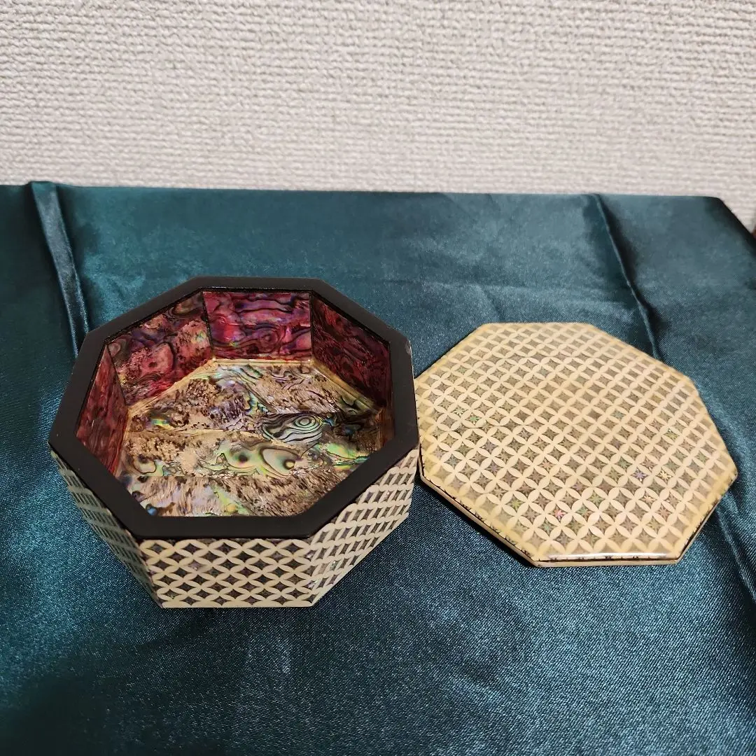 朝鮮美術 朴鎬仁 螺鈿細工 八角 蓋付 小箱 小物入 菓子鉢 螺鈿 骨董 古美術 2025年最新】朴仁鎬の人気アイテム - メルカリ